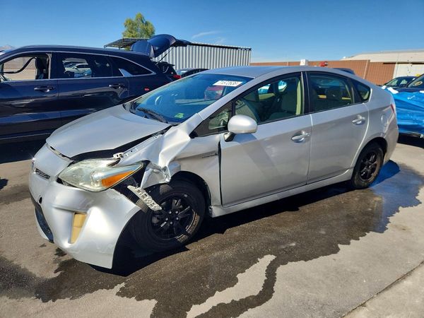 2013 TOYOTA PRIUS — DSFA — Front 3/4