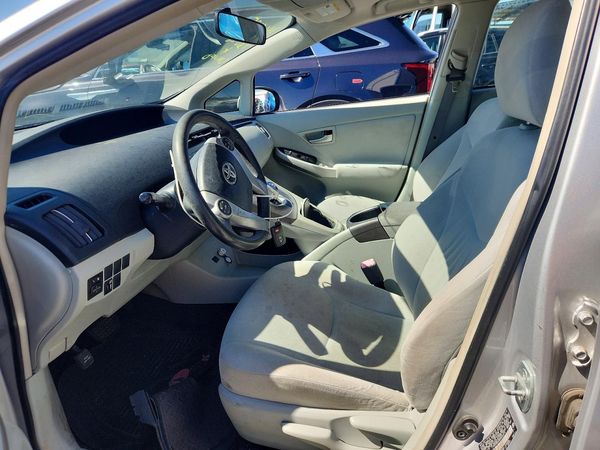 2013 TOYOTA PRIUS — DENT