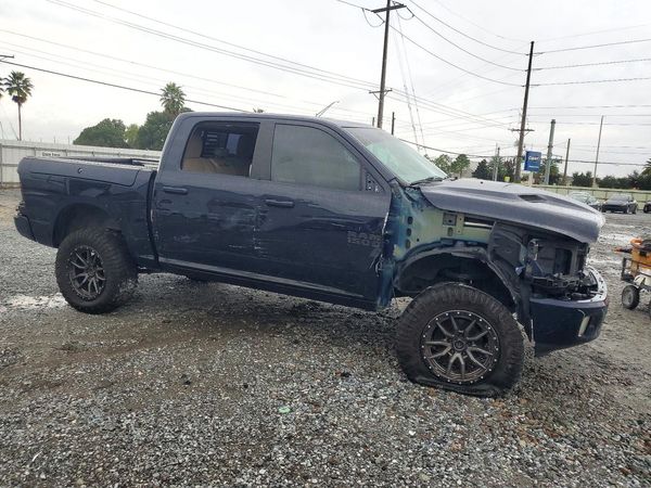 2018 RAM 1500 Longhorn — Passenger 3/4