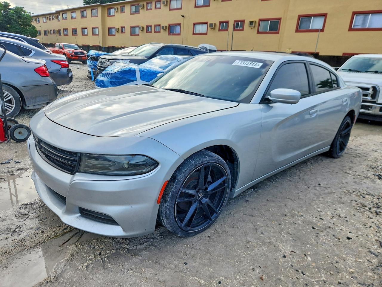 2019 DODGE CHARGER SXT — Front 3/4