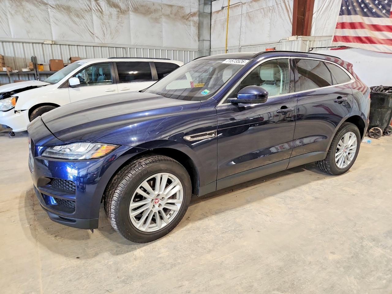 2019 JAGUAR F-PACE Prestige — Front 3/4