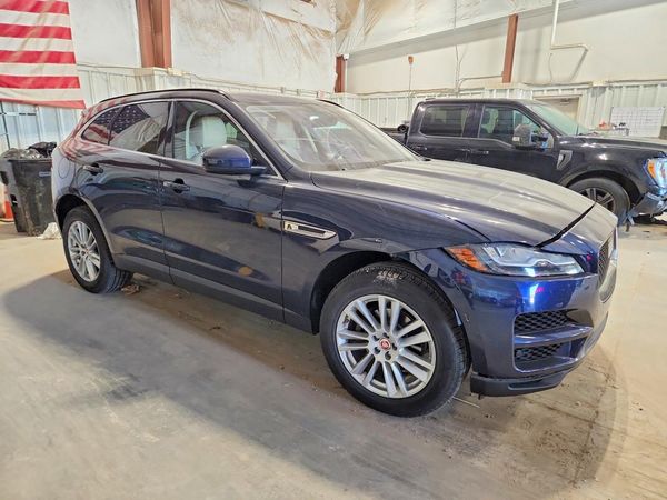 2019 JAGUAR F-PACE Prestige — Passenger 3/4