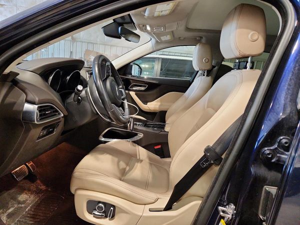 2019 JAGUAR F-PACE Prestige — DENT