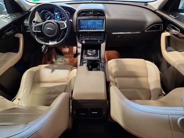 2019 JAGUAR F-PACE Prestige — CKPT