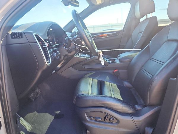 2023 PORSCHE CAYENNE — DENT