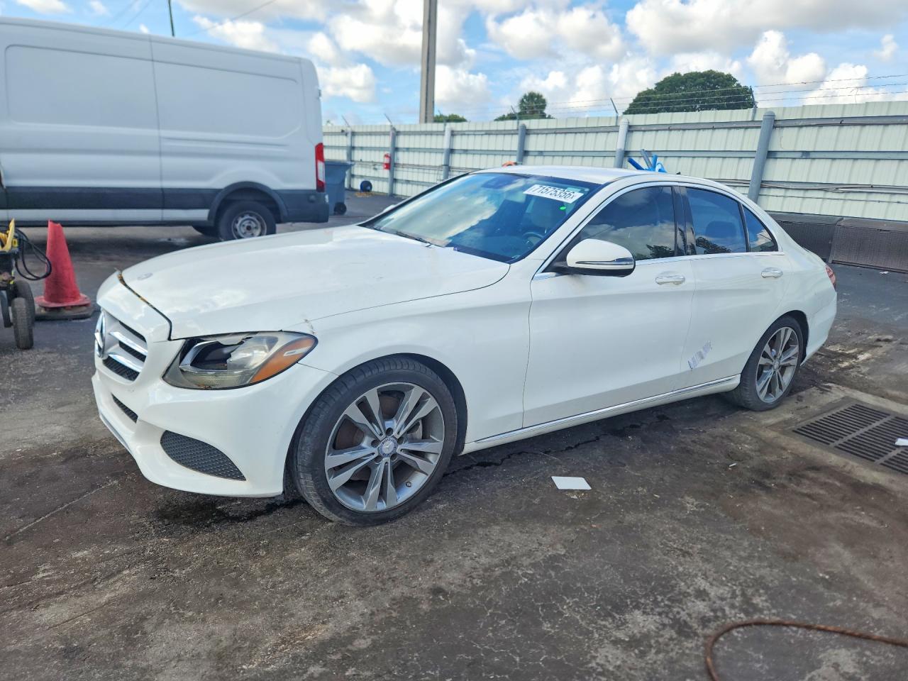 2016 MERCEDES-BENZ C-CLASS C300 — Front 3/4