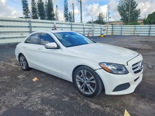2016 MERCEDES-BENZ C-CLASS C300 — Passenger 3/4