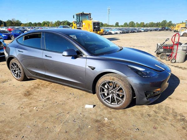 2022 TESLA MODEL 3 — Passenger 3/4