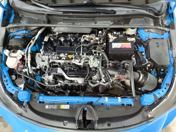 2022 TOYOTA COROLLA SE — Engine bay