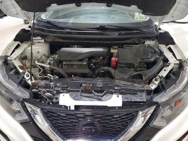 2020 NISSAN ROGUE SPORT — Engine bay