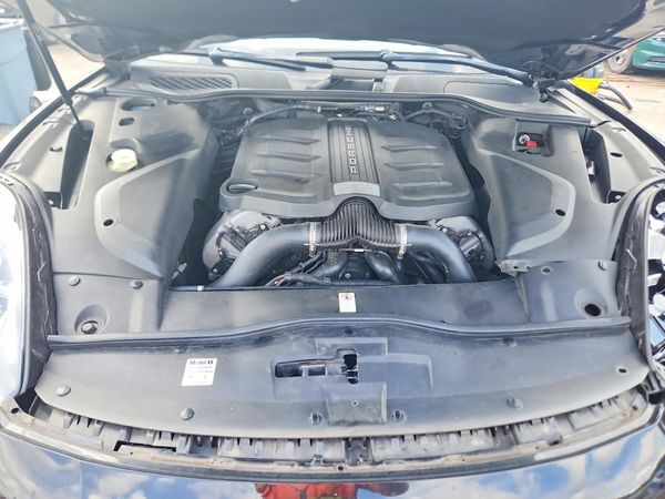 2018 PORSCHE CAYENNE S — Engine bay