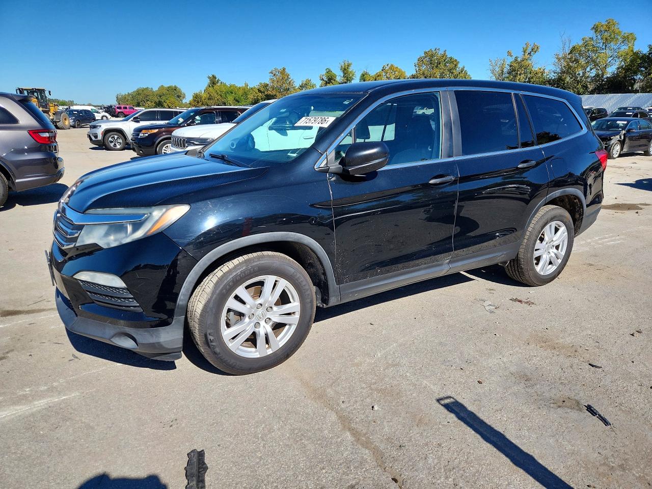 2016 HONDA PILOT LX — Front 3/4