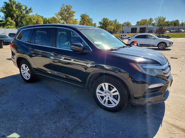 2016 HONDA PILOT LX — Passenger 3/4
