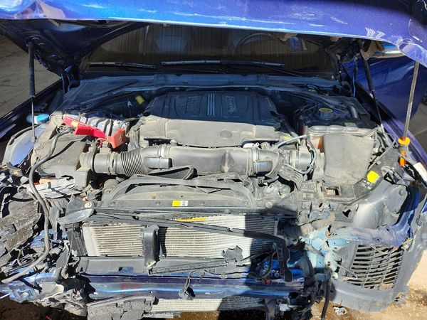 2017 JAGUAR XE R-Sport — Engine bay