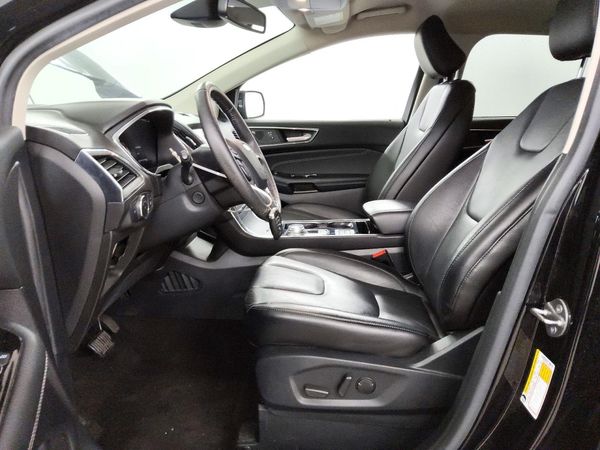 2020 FORD EDGE Titanium — DENT
