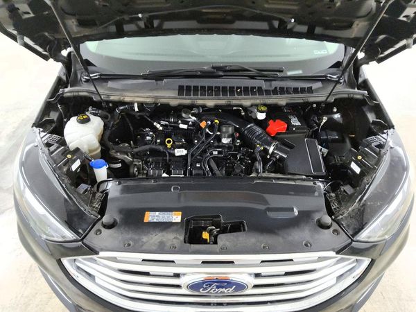 2020 FORD EDGE Titanium — Engine bay