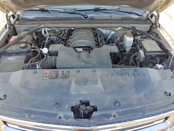 2015 CHEVROLET TAHOE LT — Engine bay