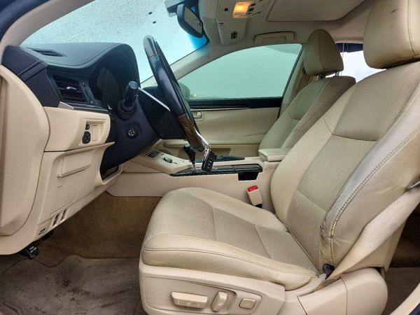 2014 LEXUS ES 350 — DENT