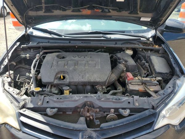 2014 TOYOTA COROLLA L/LE — Engine bay