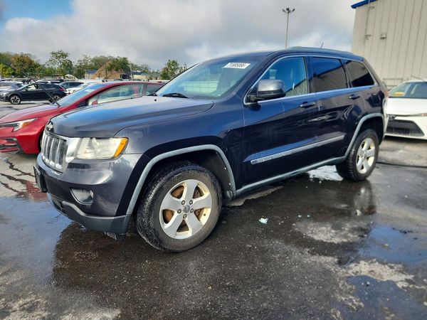 2012 JEEP GRAND CHER OKEE LAREDO 4X4 — Front 3/4