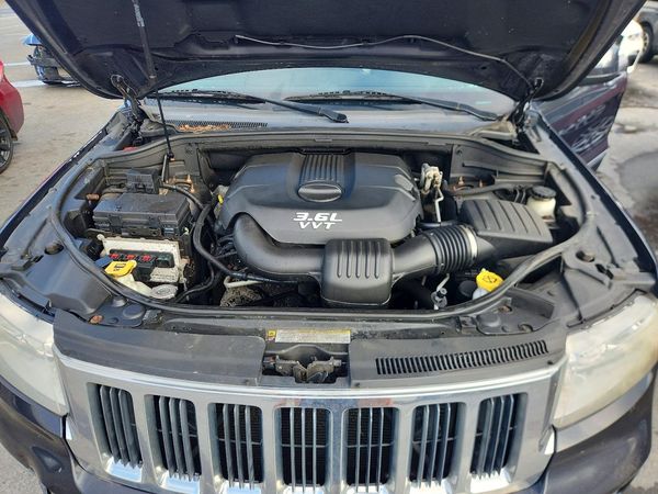 2012 JEEP GRAND CHER OKEE LAREDO 4X4 — Engine bay