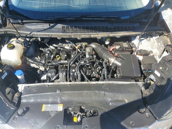 2022 FORD EDGE Titanium — Engine bay