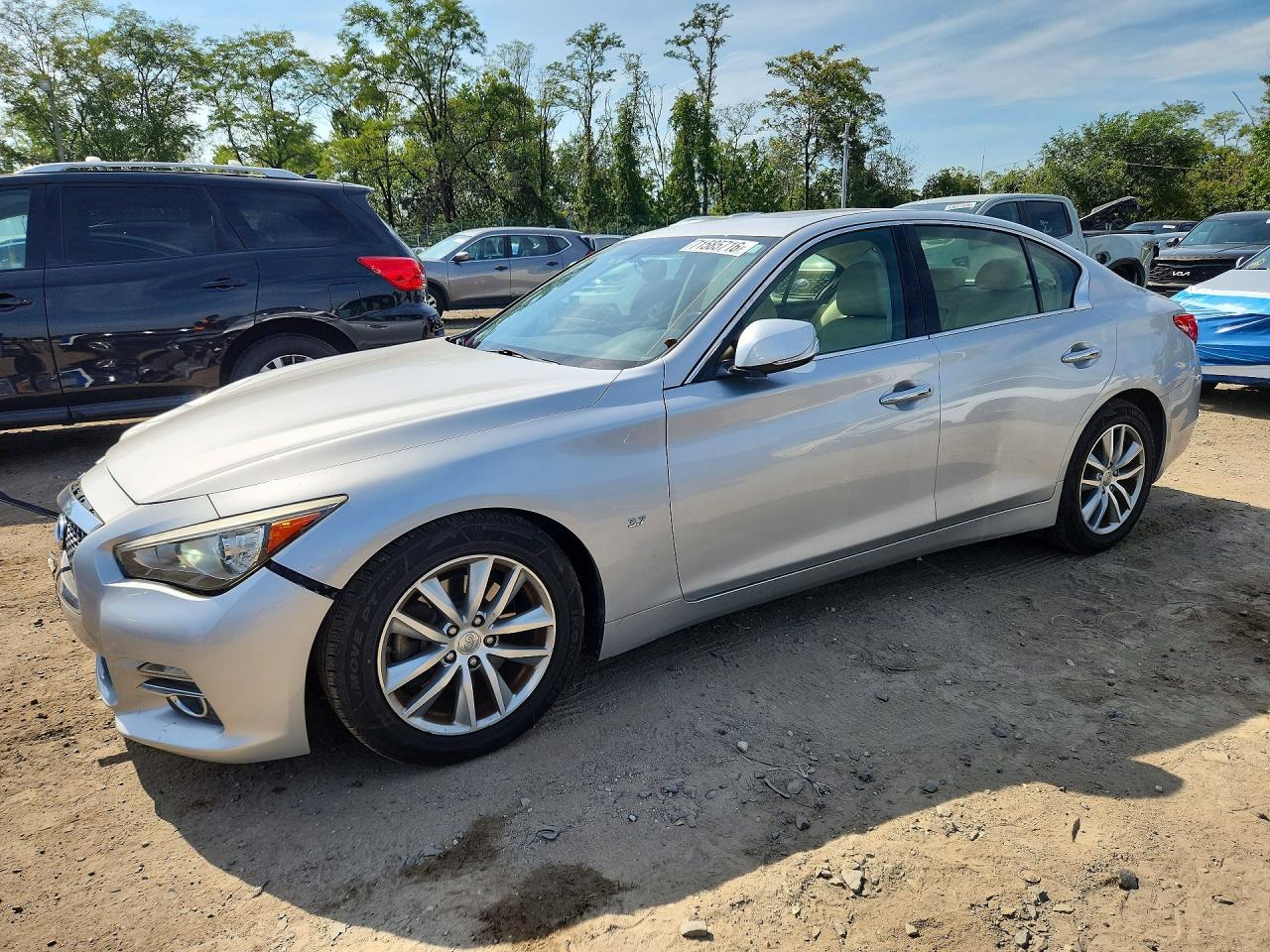 2015 INFINITI Q50 — Front 3/4
