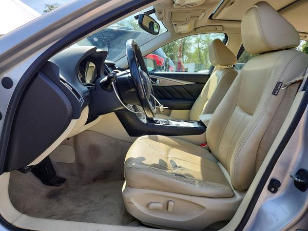 2015 INFINITI Q50 — DENT