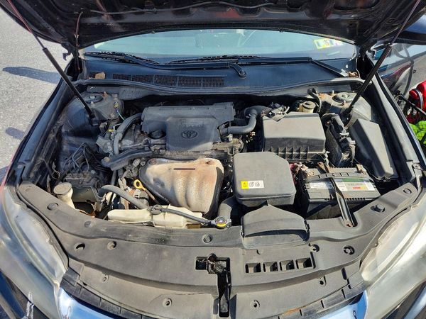 2017 TOYOTA CAMRY LE/SE/XLE/XSE — Engine bay