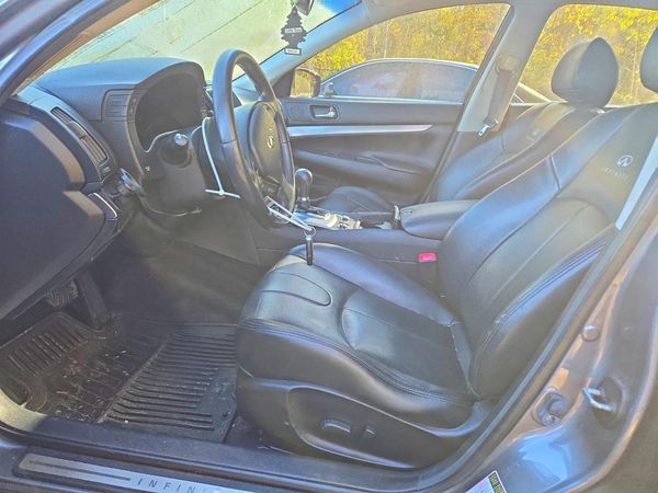 2012 INFINITI G37 — DENT