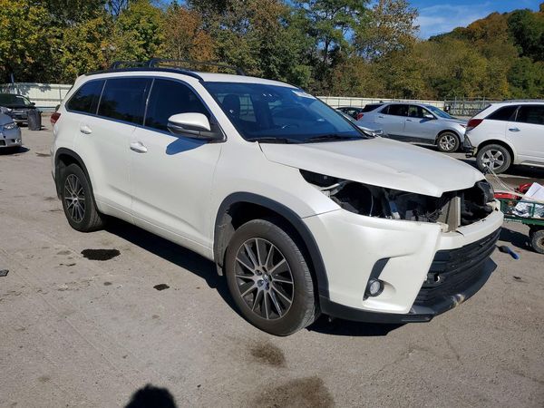 2018 TOYOTA HIGHLANDER SE/XLE — Passenger 3/4