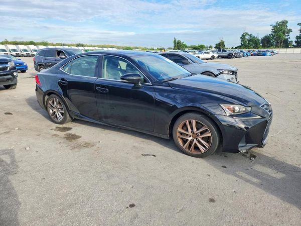 2018 LEXUS IS 300 — Passenger 3/4