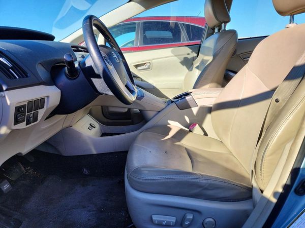 2013 TOYOTA PRIUS — DENT