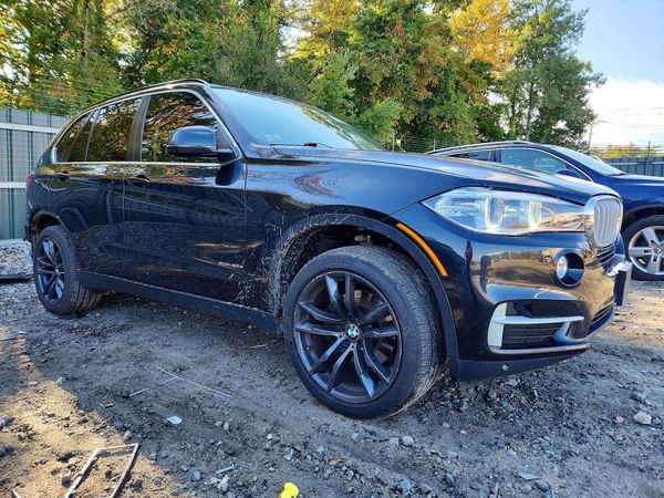 2016 BMW X5 xDrive40e — Passenger 3/4