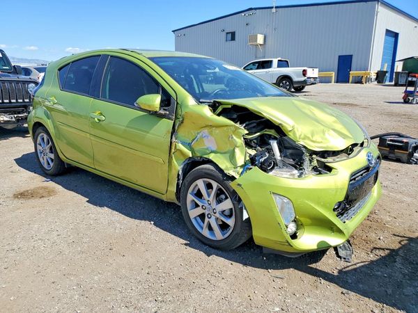 2016 TOYOTA PRIUS — Passenger 3/4