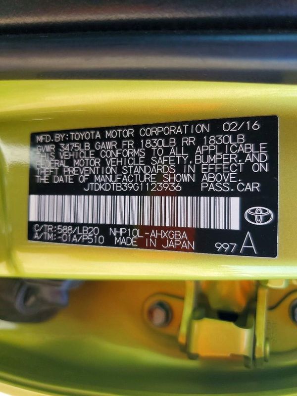 2016 TOYOTA PRIUS — VINS