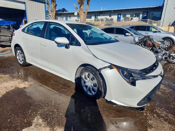 2026 TOYOTA COROLLA LE — Passenger 3/4