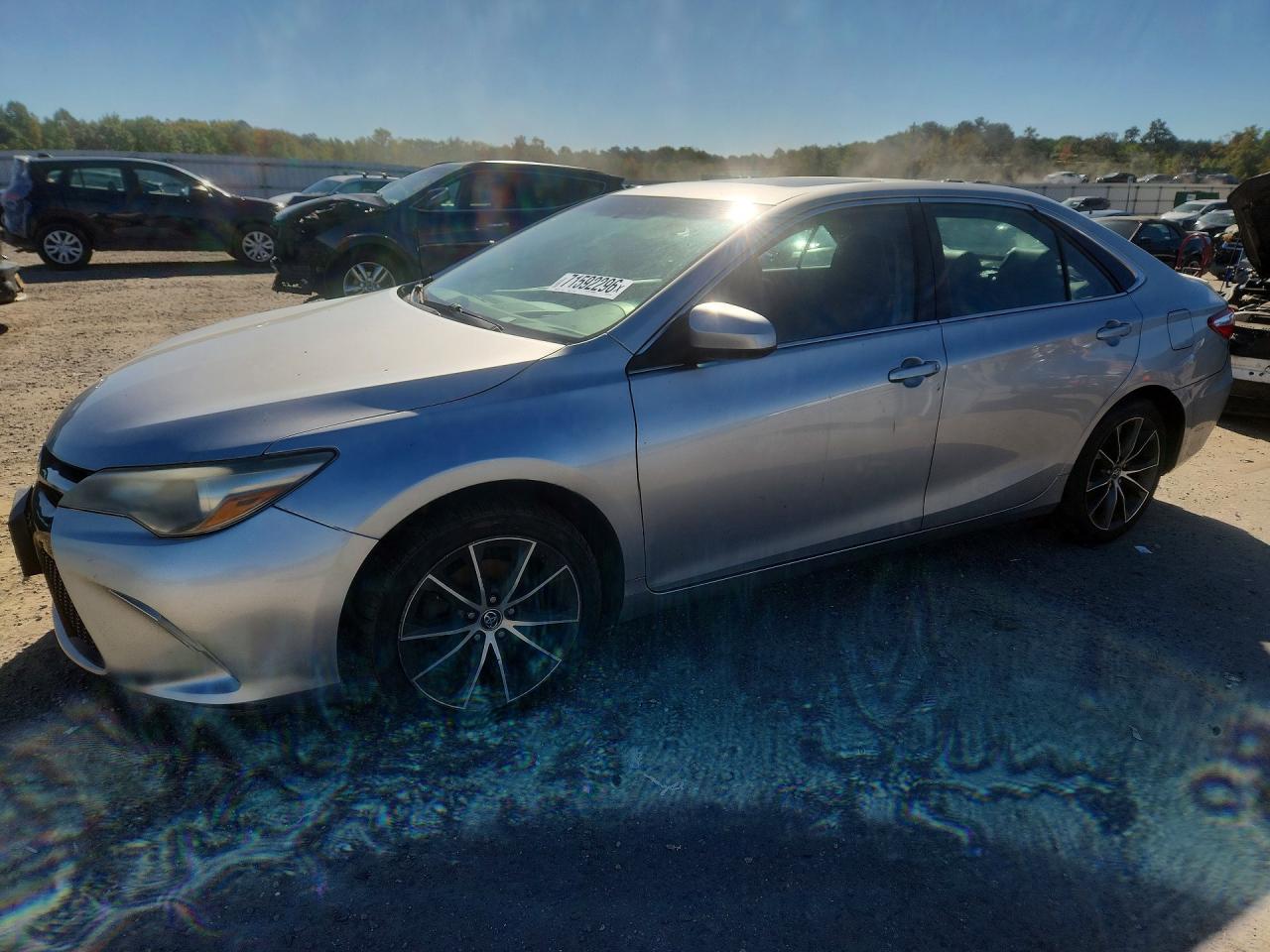 2015 TOYOTA CAMRY — Front 3/4