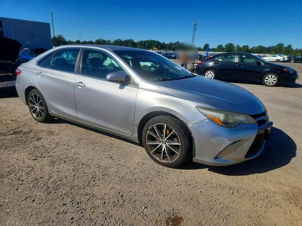 2015 TOYOTA CAMRY — Passenger 3/4