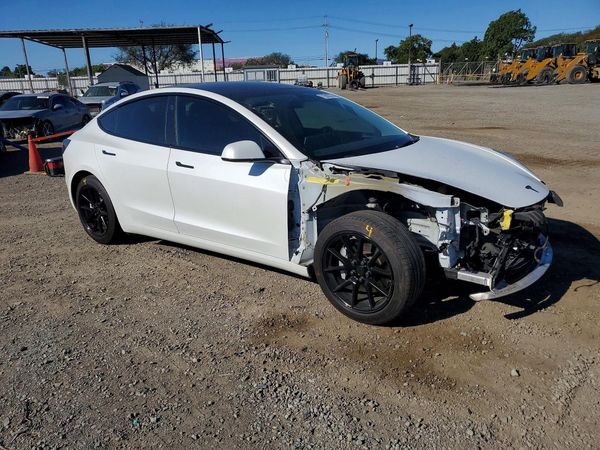 2022 TESLA MODEL 3 — Passenger 3/4
