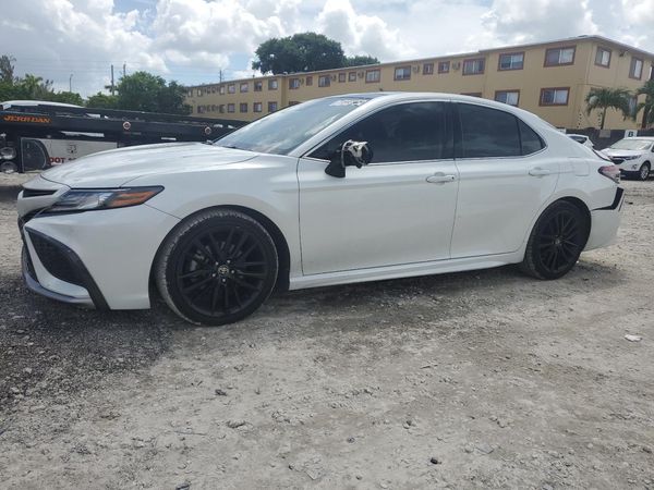 2022 TOYOTA CAMRY XSE
