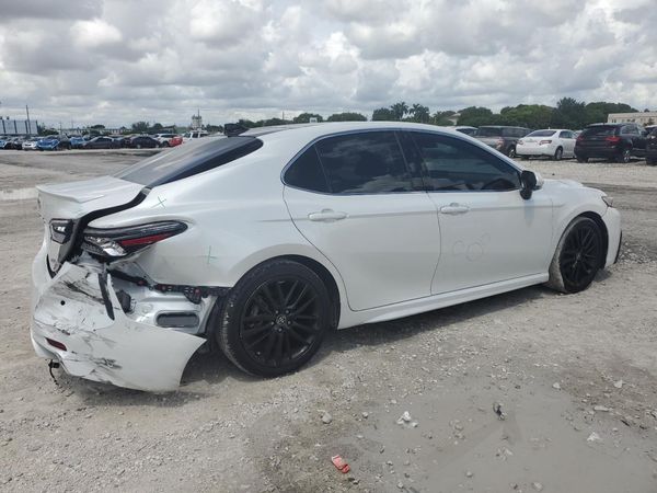 2022 TOYOTA CAMRY XSE