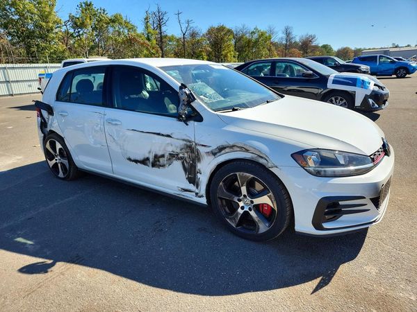 2019 VOLKSWAGEN GTI — Passenger 3/4