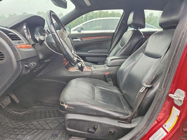 2014 CHRYSLER 300 — DENT