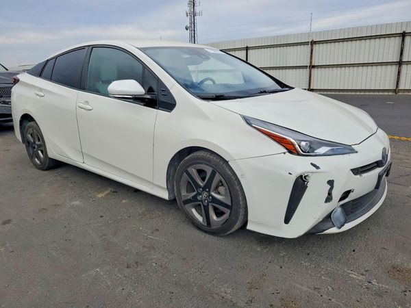2020 TOYOTA PRIUS — Passenger 3/4