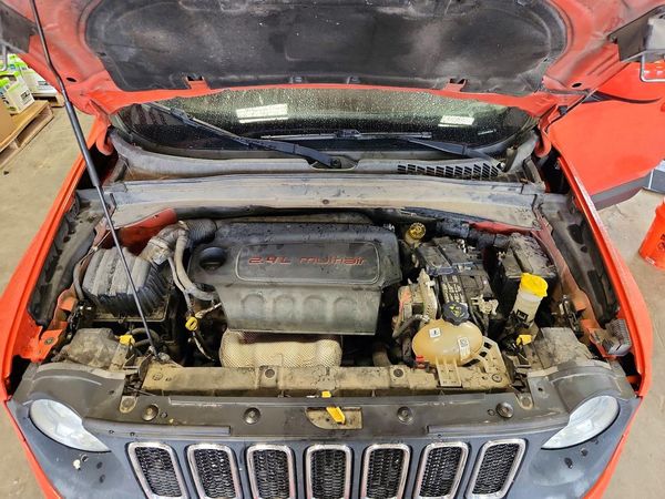 2015 JEEP RENEGADE — Engine bay