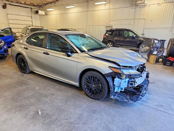 2021 TOYOTA CAMRY SE — Passenger 3/4