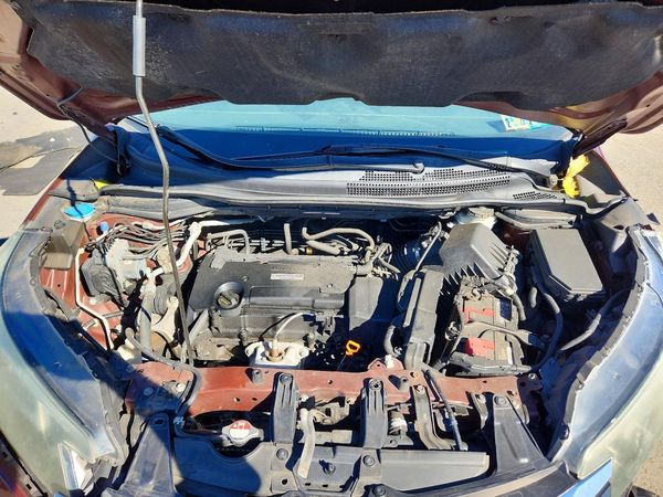 2016 HONDA CRV EX — Engine bay