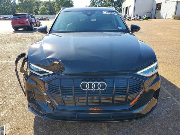 2021 AUDI E-TRON quattro Premium Plus — DIRF
