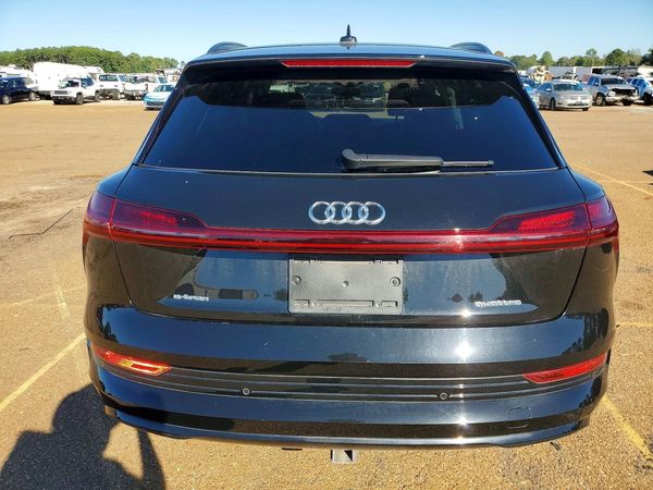 2021 AUDI E-TRON quattro Premium Plus — DIRR